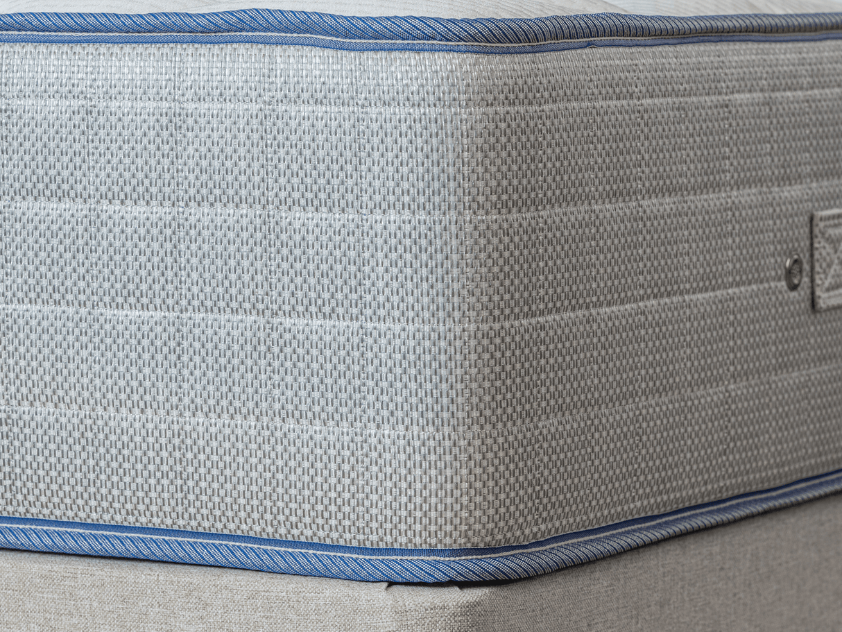 Lola Hybrid Pro Mattress - Lola Sleep